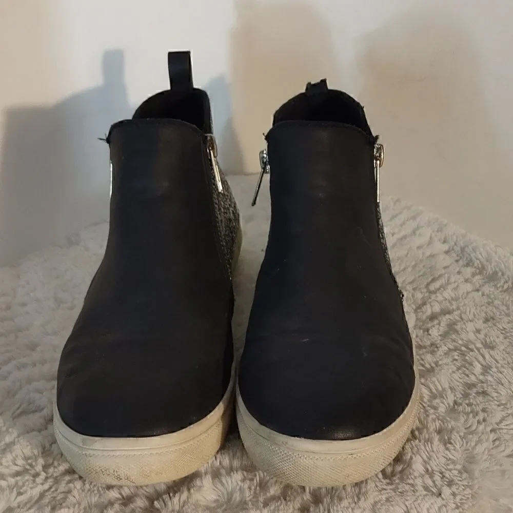 Dolce Vita Girls Faux Leather High Top Sneakers